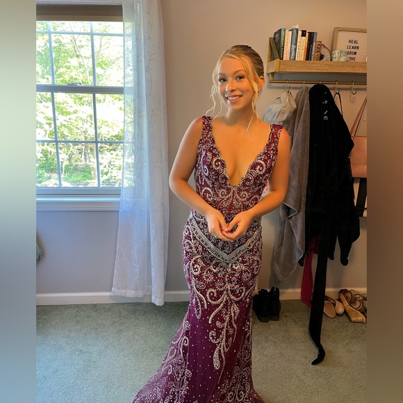 PROM DRESS!! - Picture 4 of 6